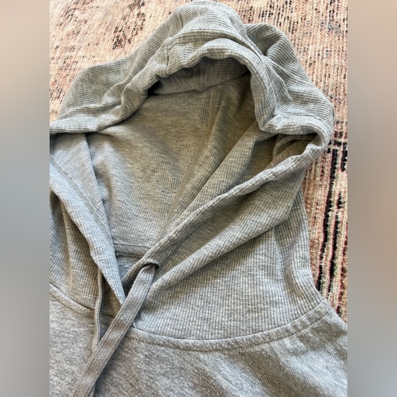 GAIAM Light Gray Women's Hoodie - Picture 3 of 4